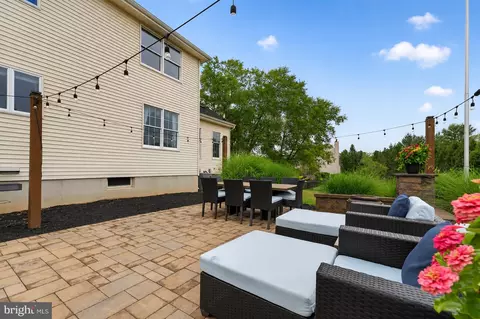 Exterior - 4 Riverview Ct, Ringoes, NJ 08551 photo 6 of 12