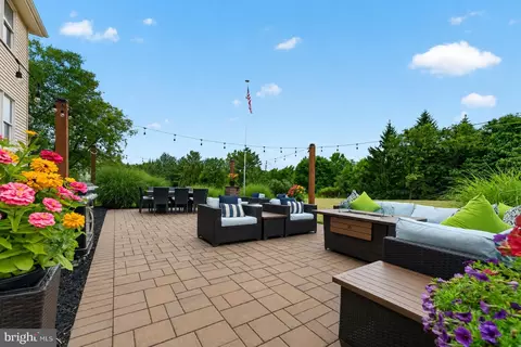 Exterior - 4 Riverview Ct, Ringoes, NJ 08551 photo 2 of 12