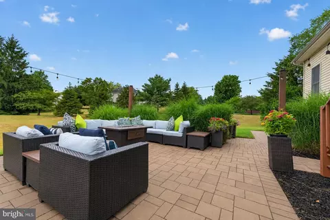 Exterior - 4 Riverview Ct, Ringoes, NJ 08551 photo 3 of 12