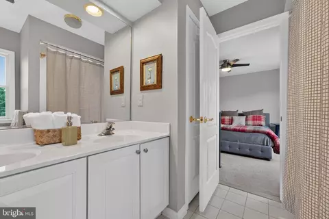Bath - 4 Riverview Ct, Ringoes, NJ 08551 photo 5 of 5