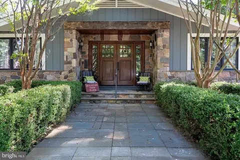 14 Hunter Rd, Lambertville, NJ 08530