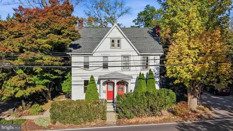 202 Brunswick Ave, Lambertville, NJ 08530
