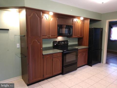 74 Main Blvd, Ewing, NJ 08618 photo 8
