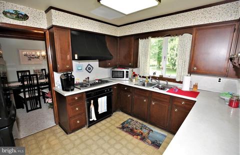 21 Diane Dr, Ewing, NJ 08628 photo 24