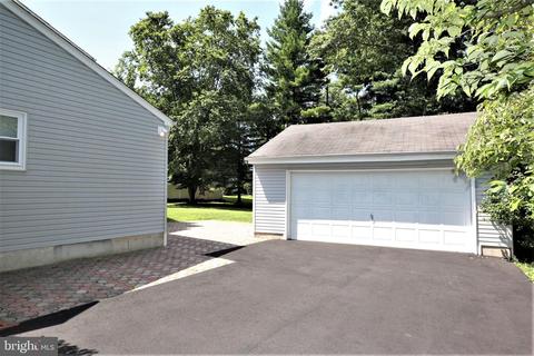 21 Diane Dr, Ewing, NJ 08628 photo 4