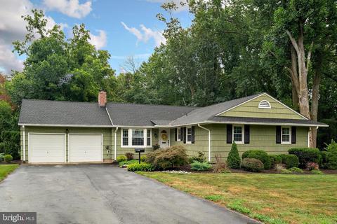 24 Farm Rd, Ewing, NJ 08638 photo 2