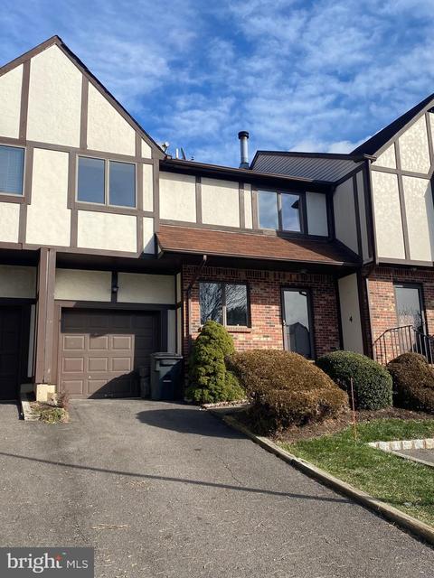 4 Cambridge Dr, Ewing, NJ 08628 photo 1