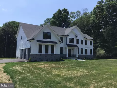 11 Randolph Dr, Robbinsville, NJ 08691