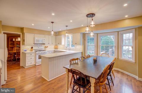 75 E Village Dr E, Hamilton, NJ 08620 photo 12