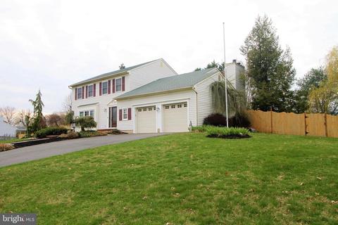 75 E Village Dr E, Hamilton, NJ 08620 photo 4