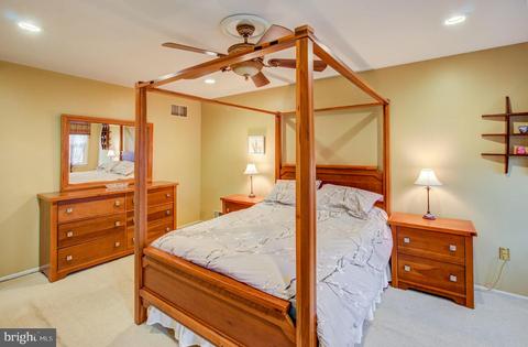 75 E Village Dr E, Hamilton, NJ 08620 photo 23