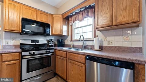 38 Perilli Dr, Hamilton, NJ 08610 photo 9