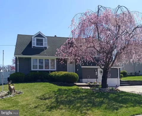 11 Tekening Way, Hamilton, NJ 08690
