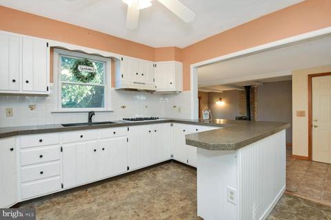 169 W Upper Ferry Rd, Ewing, NJ 08628 photo 4