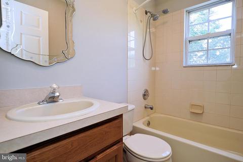 100 Violet, Ewing, NJ 08638 photo 28