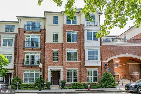 18 Paul Robeson Pl, Princeton, NJ 08542