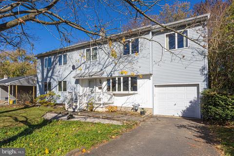 100 Darrah Ln, Lawrence, NJ 08648