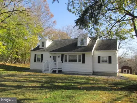 823 Old York Rd, Hightstown, NJ 08520