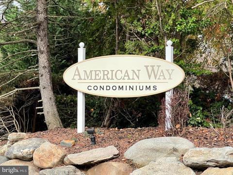 3 E Avon Dr, Hightstown, NJ 08520