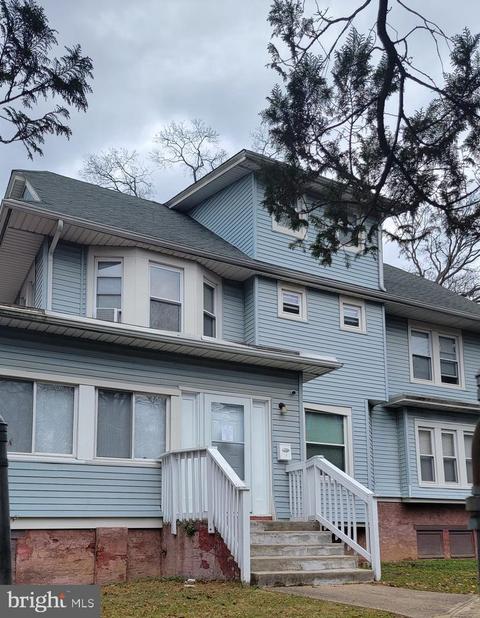 6 Oak Ln, Trenton, NJ 08618