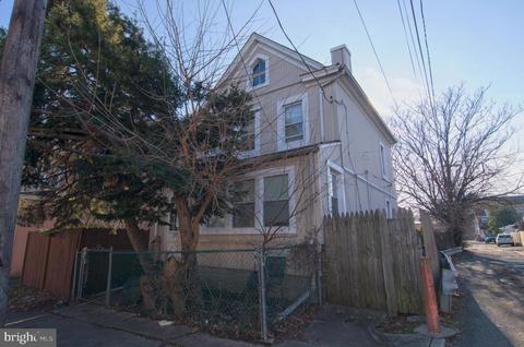 819 Spruce St, Trenton, NJ 08638