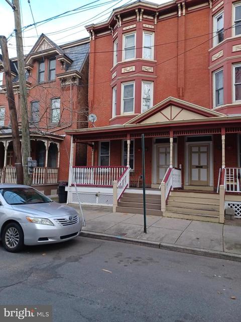 18 Carroll St SE, Trenton, NJ 08609