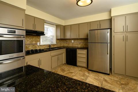 16 Gloucester Ln, Ewing, NJ 08618 photo 7