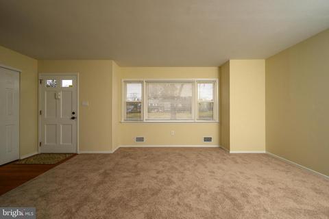 16 Gloucester Ln, Ewing, NJ 08618 photo 4