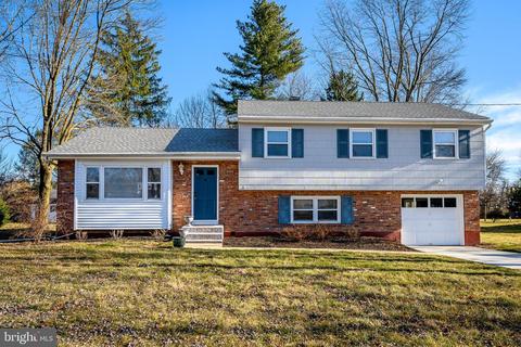 16 Gloucester Ln, Ewing, NJ 08618 photo 1