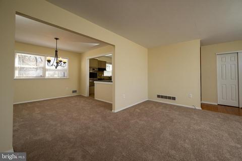 16 Gloucester Ln, Ewing, NJ 08618 photo 5