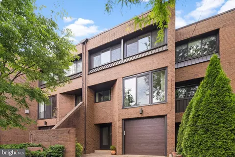 6 Willow St, Princeton, NJ 08540