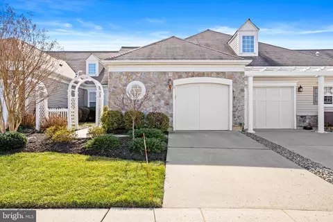 66 Sparrow Dr, Hamilton, NJ 08690