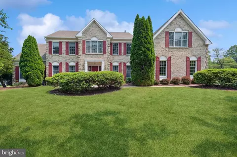 63 Danville Dr, Princeton Junction, NJ 08550