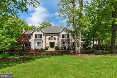25 Oakridge Ct, Princeton, NJ 08540