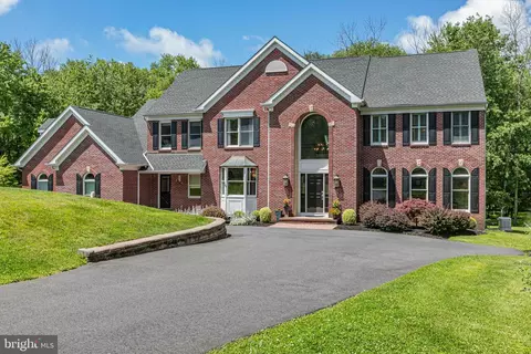 17 E Shore Dr, Princeton, NJ 08540