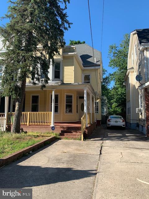 822 Carteret Ave, Trenton, NJ 08618