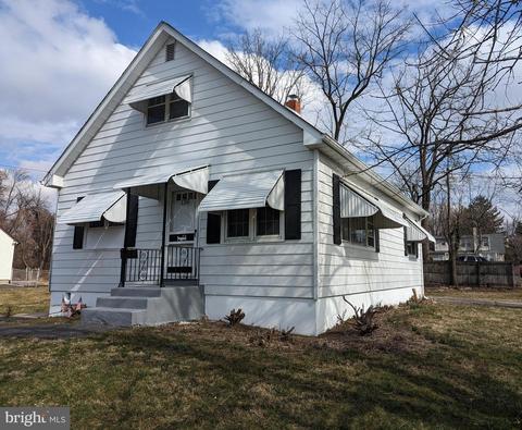 130 Broad Ave, Ewing, NJ 08618