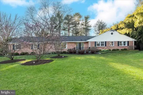 34 Parkside Dr, Princeton, NJ 08540