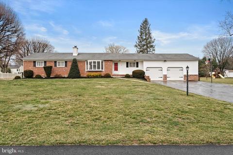 13 Fairview Rd, Robbinsville, NJ 08691