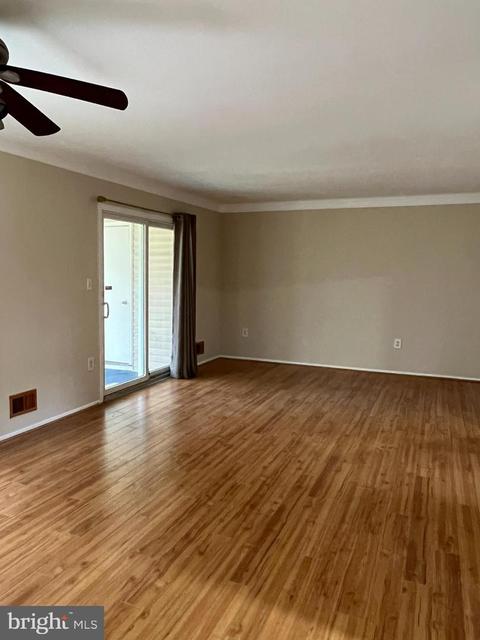 493 Silvia St, Trenton, NJ 08628 photo 4