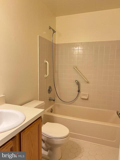 493 Silvia St, Trenton, NJ 08628 photo 6
