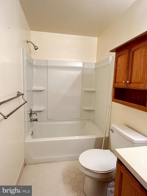 493 Silvia St, Trenton, NJ 08628 photo 9