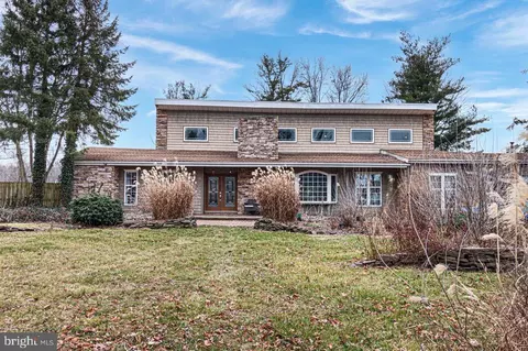 38 Windswept Dr, Robbinsville, NJ 08691