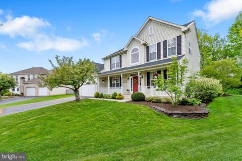 4 Arborwood Ct, East Windsor, NJ 08520