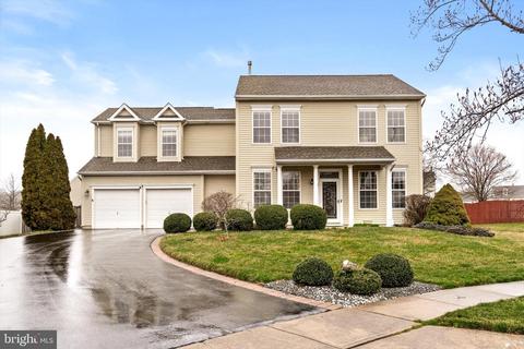 3 Wessex Ct, East Windsor, NJ 08520