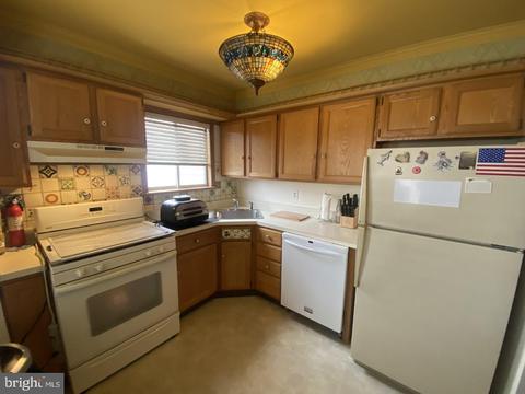 503 Silvia St, Trenton, NJ 08628 photo 10