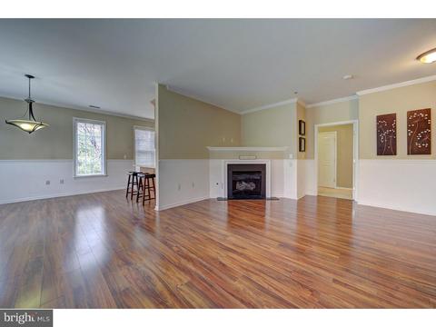 16 Kyle Way, Ewing, NJ 08628