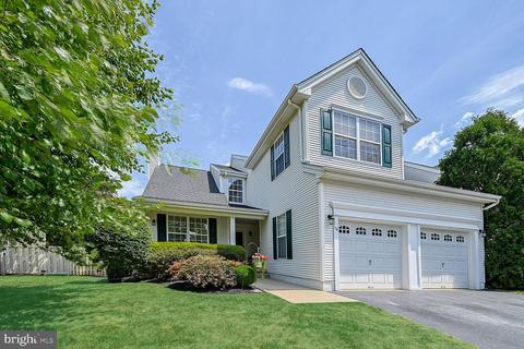 36 Stoneridge Dr, Robbinsville, NJ 08691