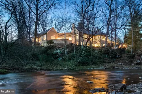 15 Stony Brook Ln, Princeton, NJ 08540