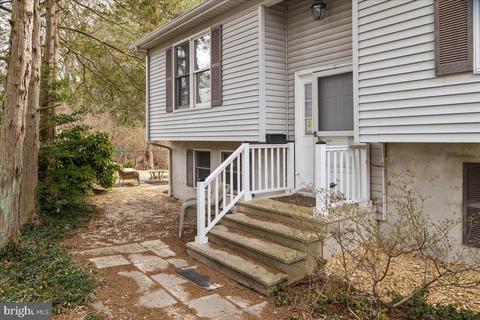 5 Mercer St, Hopewell, NJ 08525